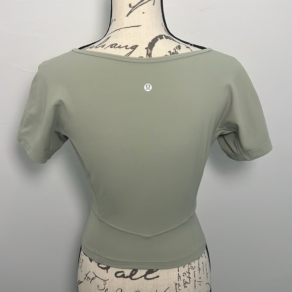 Lululemon Nulu Cropped Slim Yoga Short Sleeve | Green Fern - Picture 2 of 6